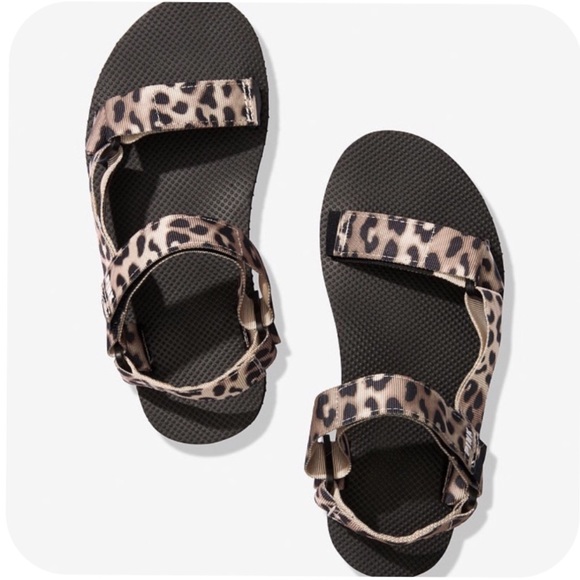 PINK Victoria's Secret Shoes - 💕VS PINK LEOPARD:CHEETAH PRINT FESTIVAL SANDALS